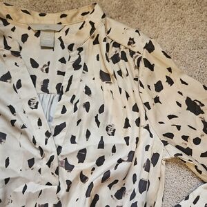 H&M Dress Womens Size XS Beige Animal Print Belted Waist Long Sleeve V Neck